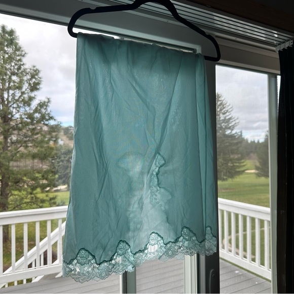 Vintage slip by Ashley Taylor blue lace bow slit nylon medium - Picture 2 of 7